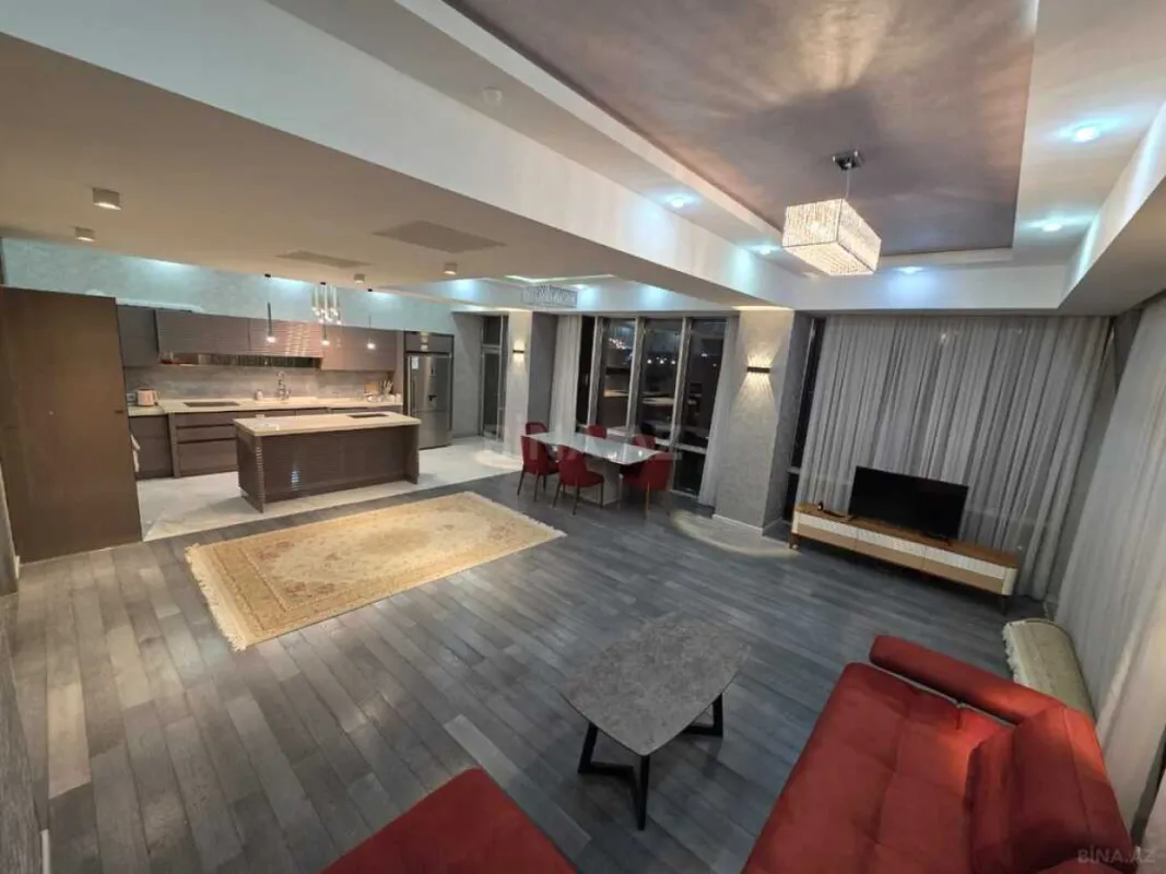 Kirayə verilir 4 otaqlı mənzil 180 m²