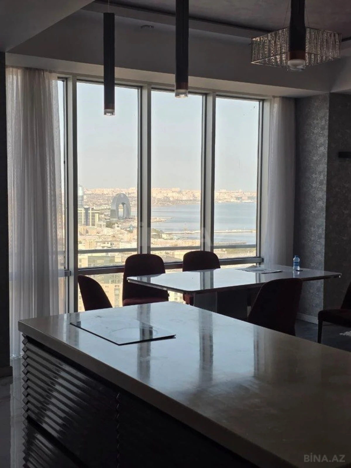 Kirayə verilir 4 otaqlı mənzil 180 m²