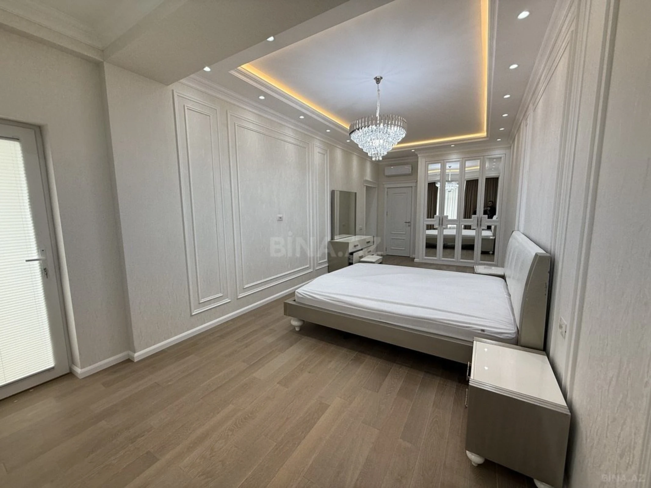 Kirayə verilir 3 otaqlı mənzil 150 m²