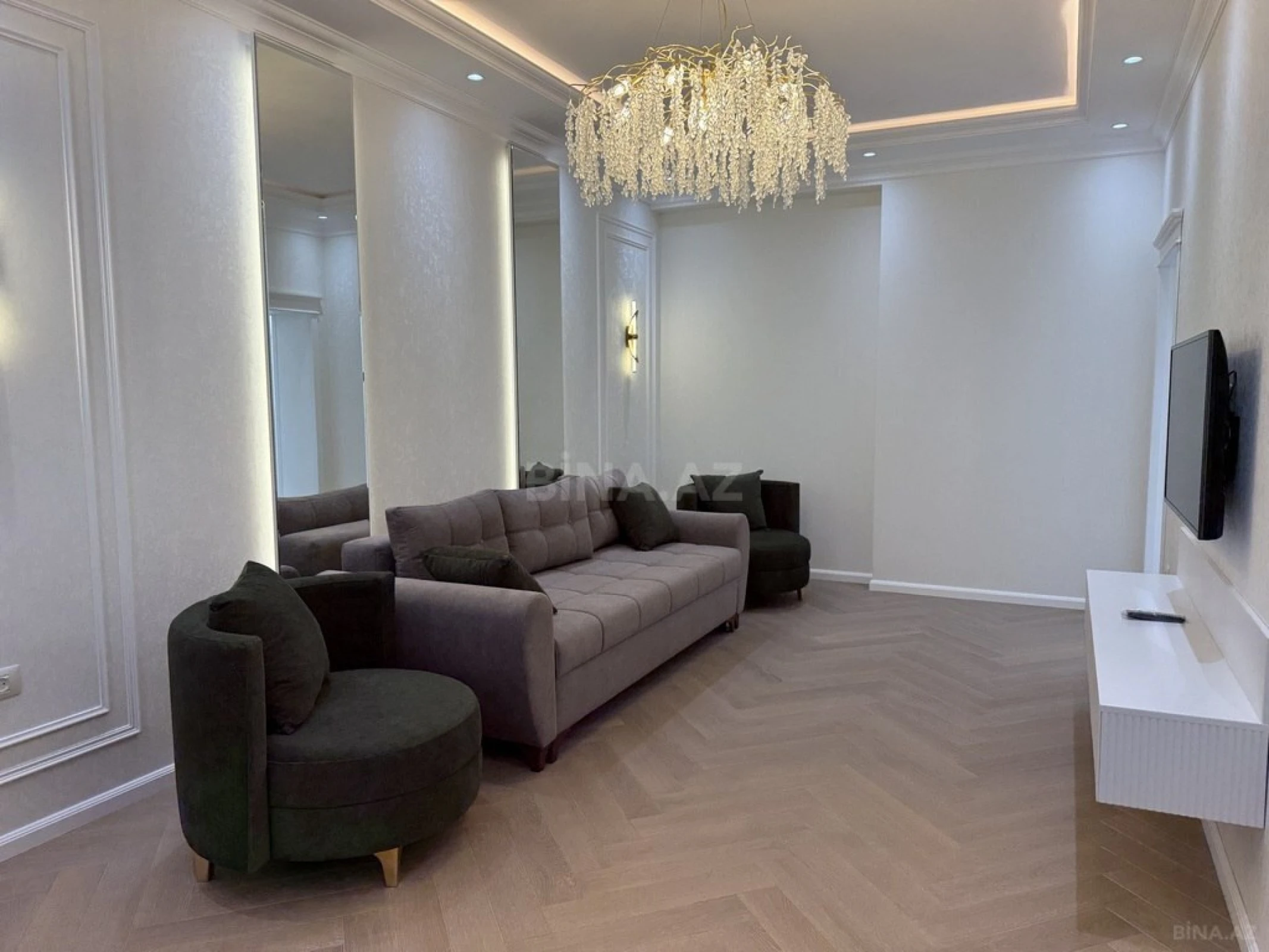 Kirayə verilir 3 otaqlı mənzil 150 m²