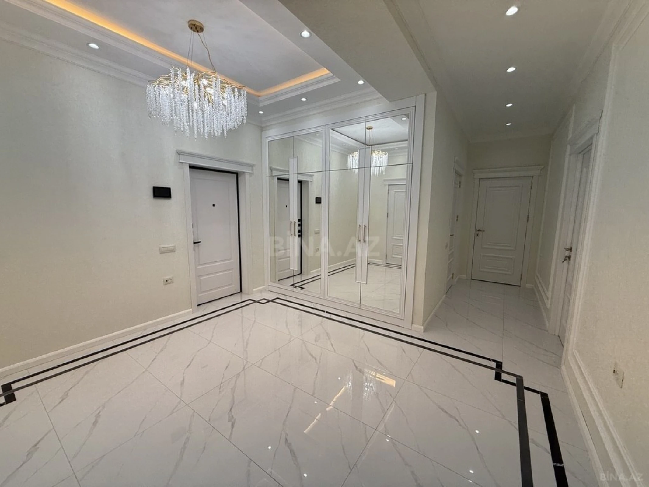 Kirayə verilir 3 otaqlı mənzil 150 m²