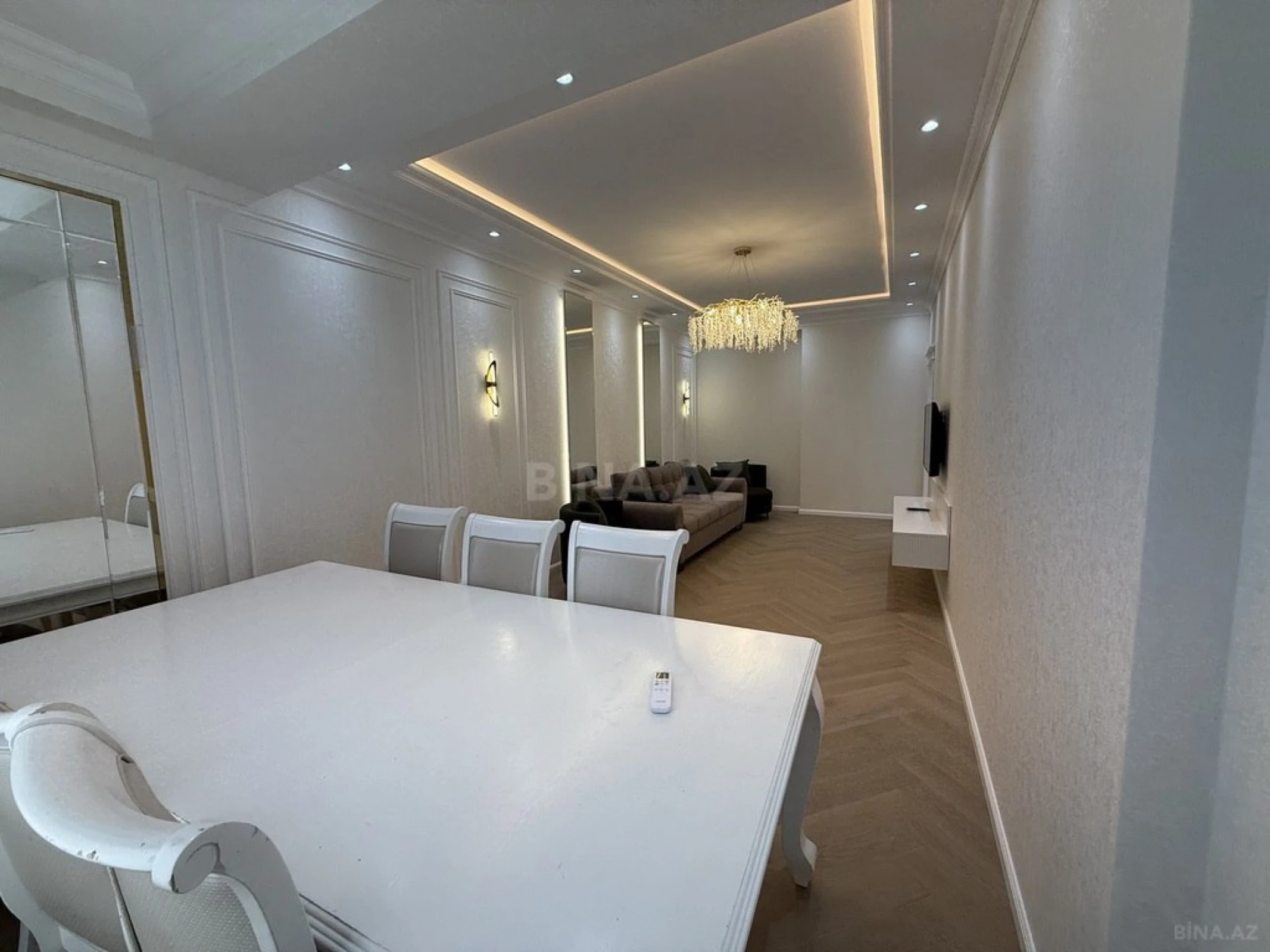 Kirayə verilir 3 otaqlı mənzil 150 m²