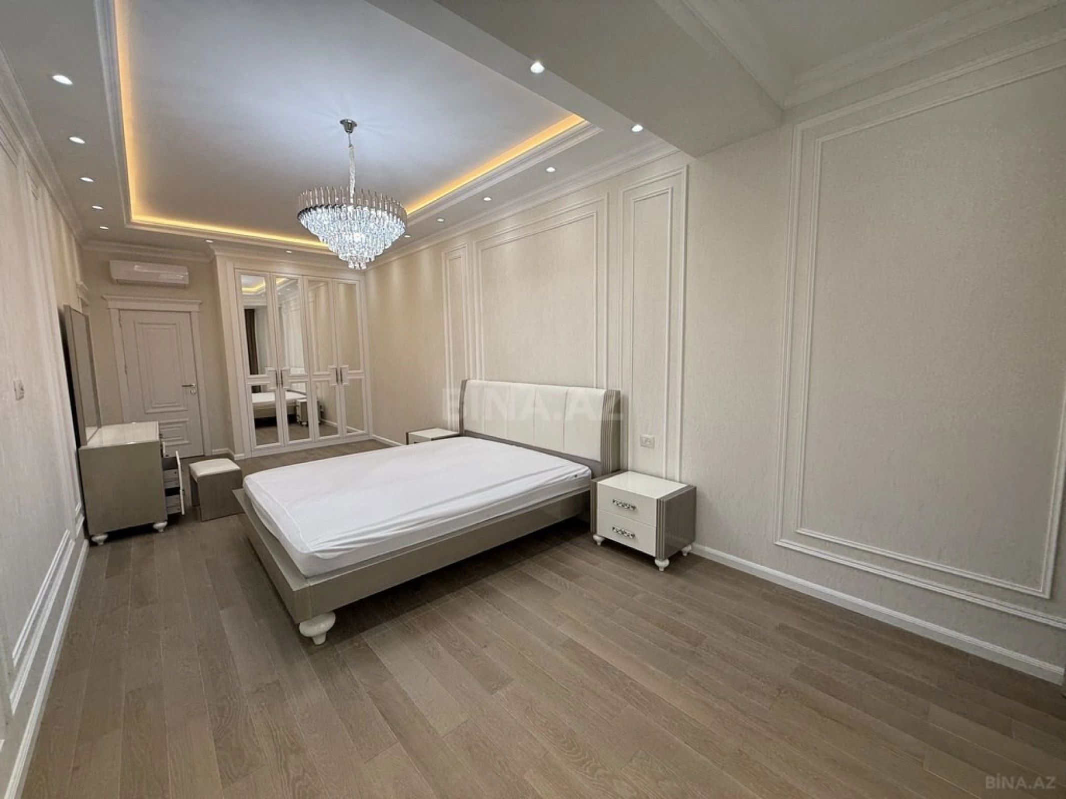 Kirayə verilir 3 otaqlı mənzil 150 m²