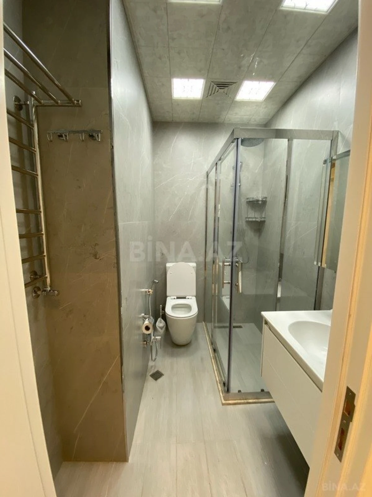 Kirayə verilir 2 otaqlı mənzil 80 m²