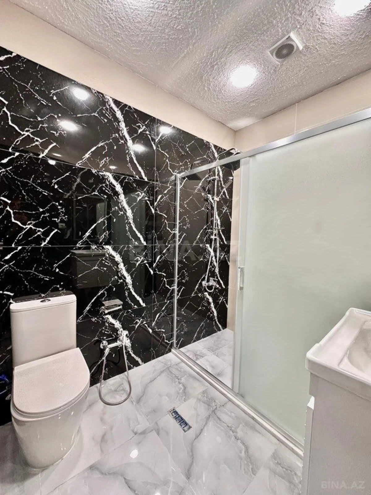 Satılır 4 otaqlı həyət evi 120 m²