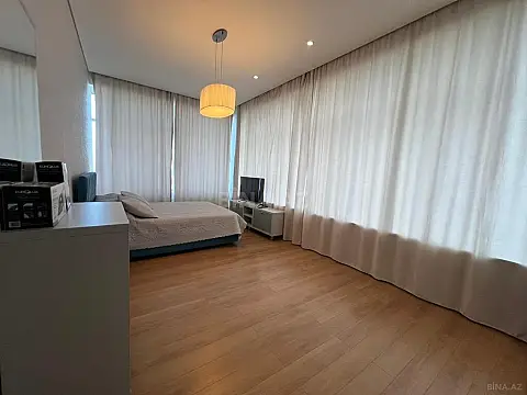 Kirayə verilir 4 otaqlı mənzil 200 m²