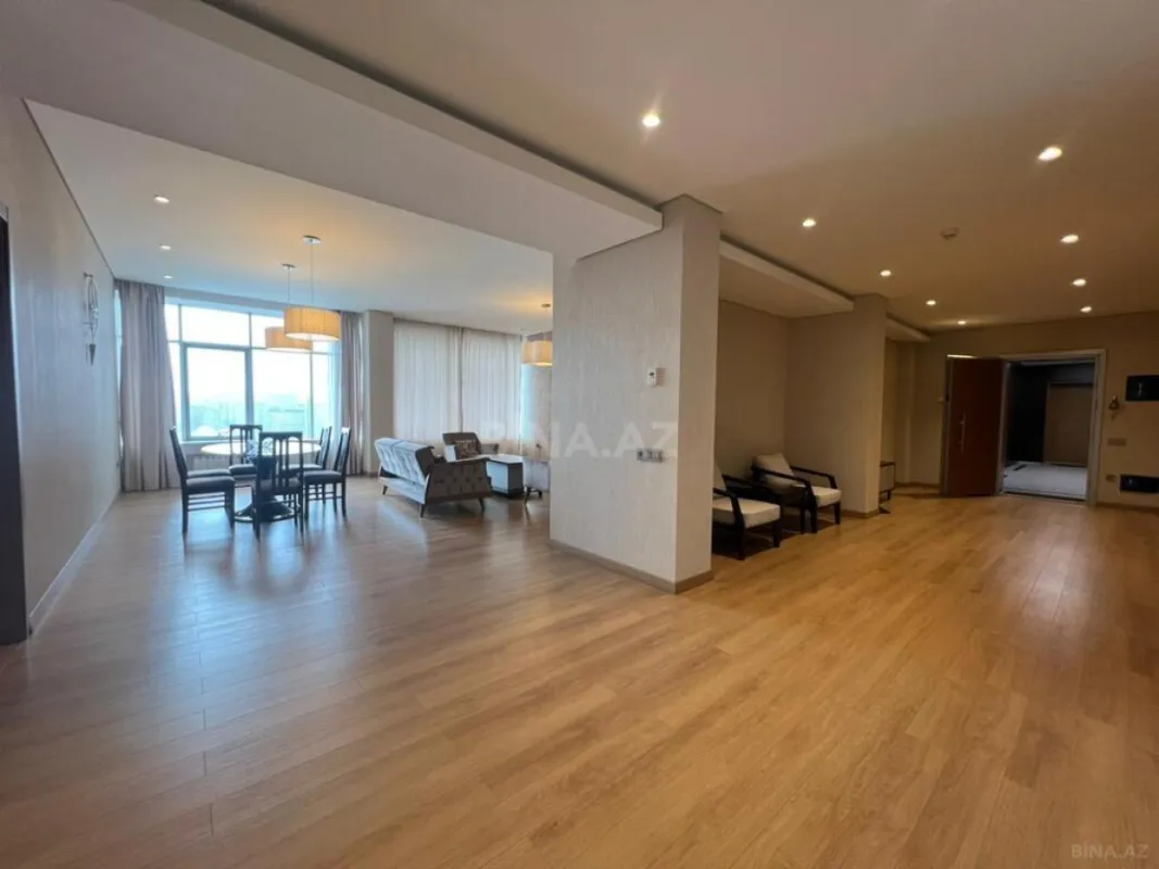 Kirayə verilir 4 otaqlı mənzil 200 m²