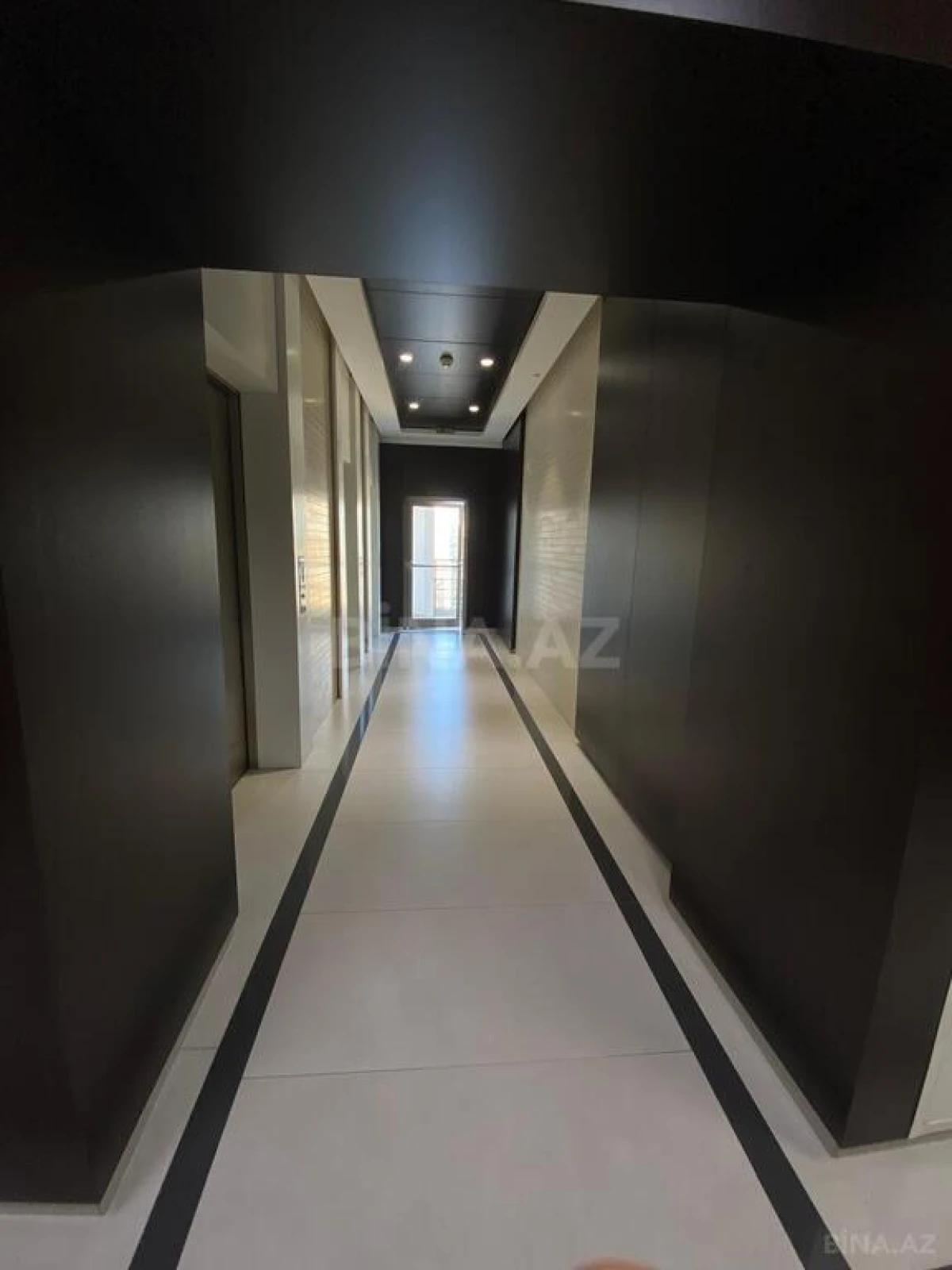 Kirayə verilir 4 otaqlı mənzil 200 m²