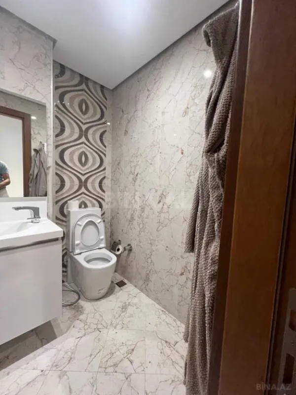 Kirayə verilir 4 otaqlı mənzil 200 m²