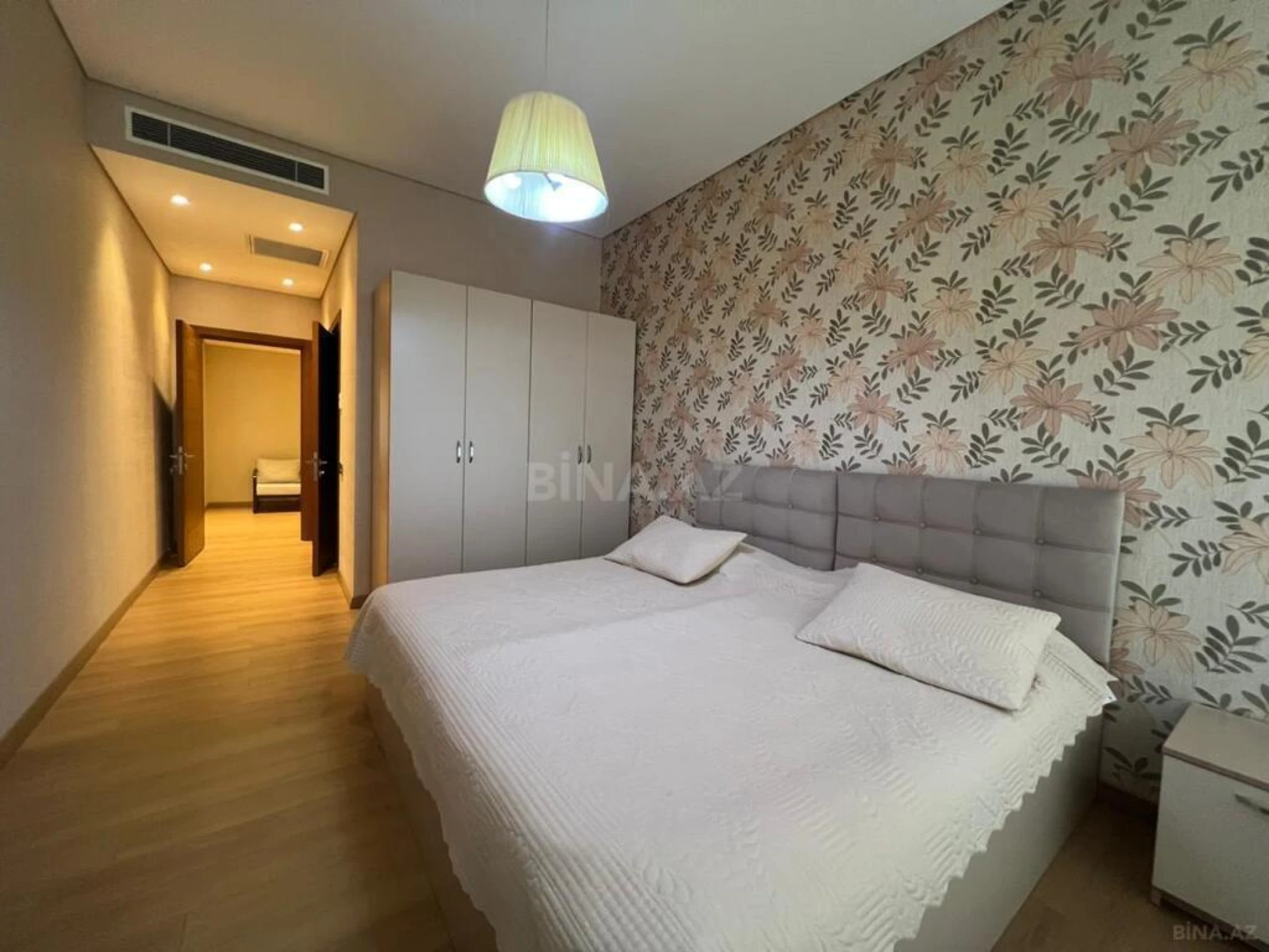 Kirayə verilir 4 otaqlı mənzil 200 m²