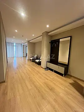 Kirayə verilir 4 otaqlı mənzil 200 m²