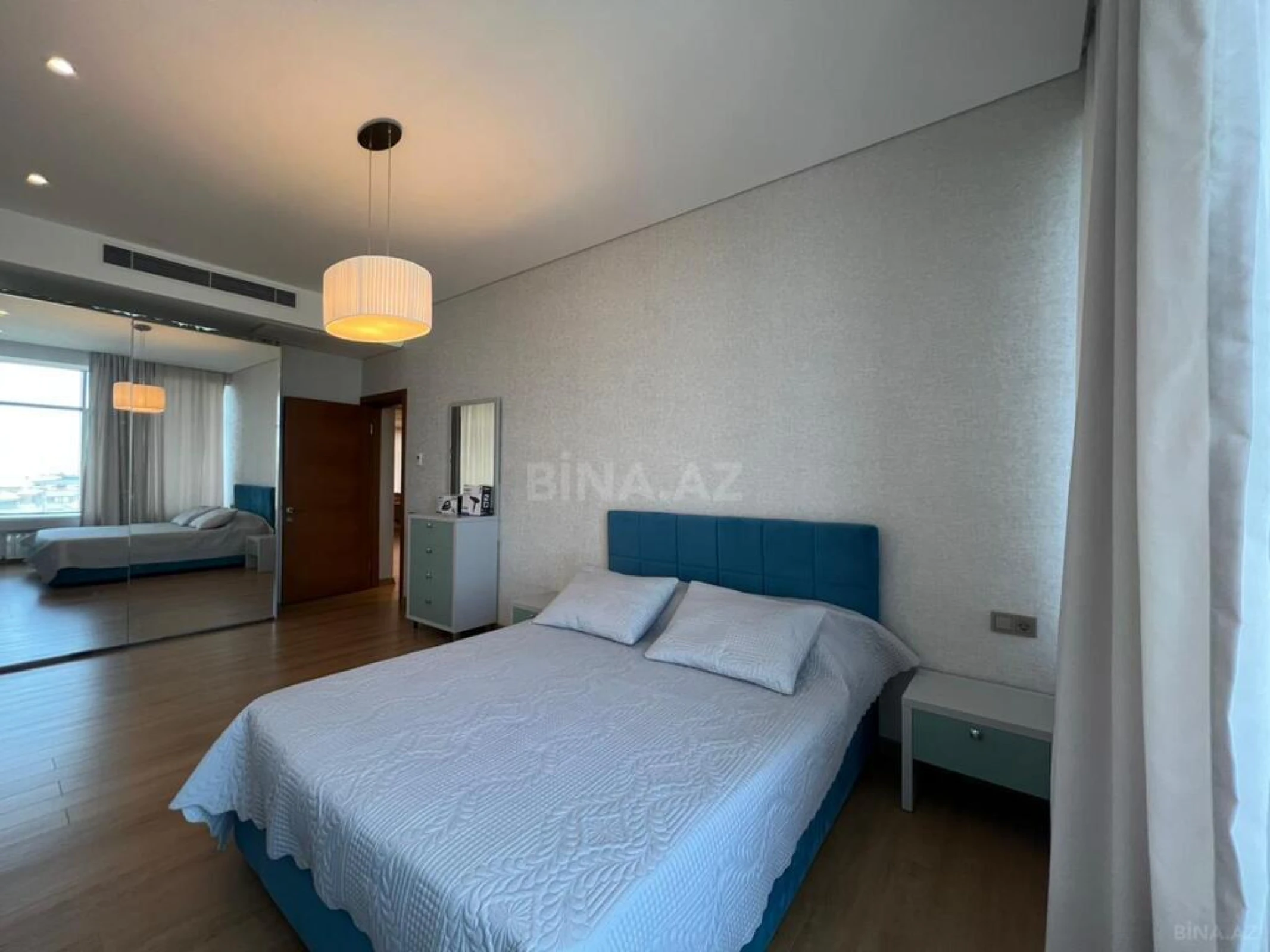 Kirayə verilir 4 otaqlı mənzil 200 m²