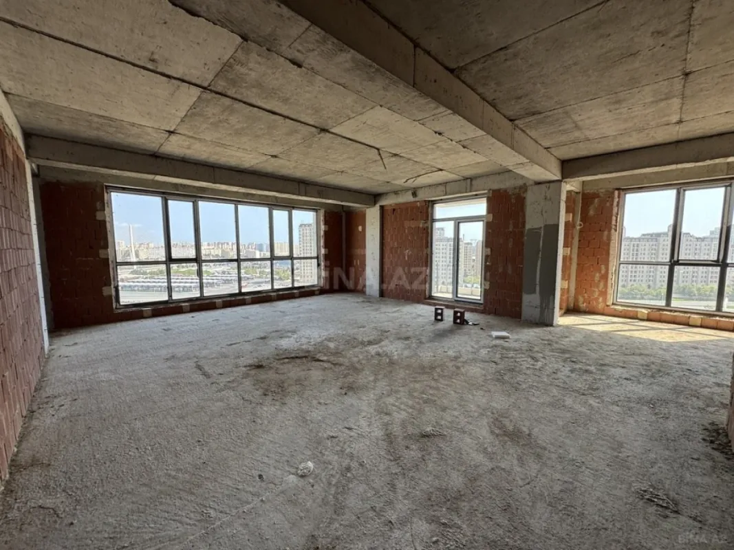 Satılır 2 otaqlı mənzil 98 m²