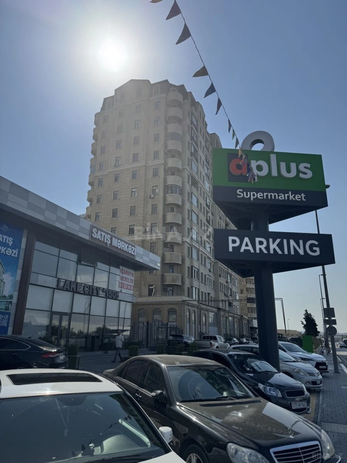 Satılır 2 otaqlı mənzil 98 m²