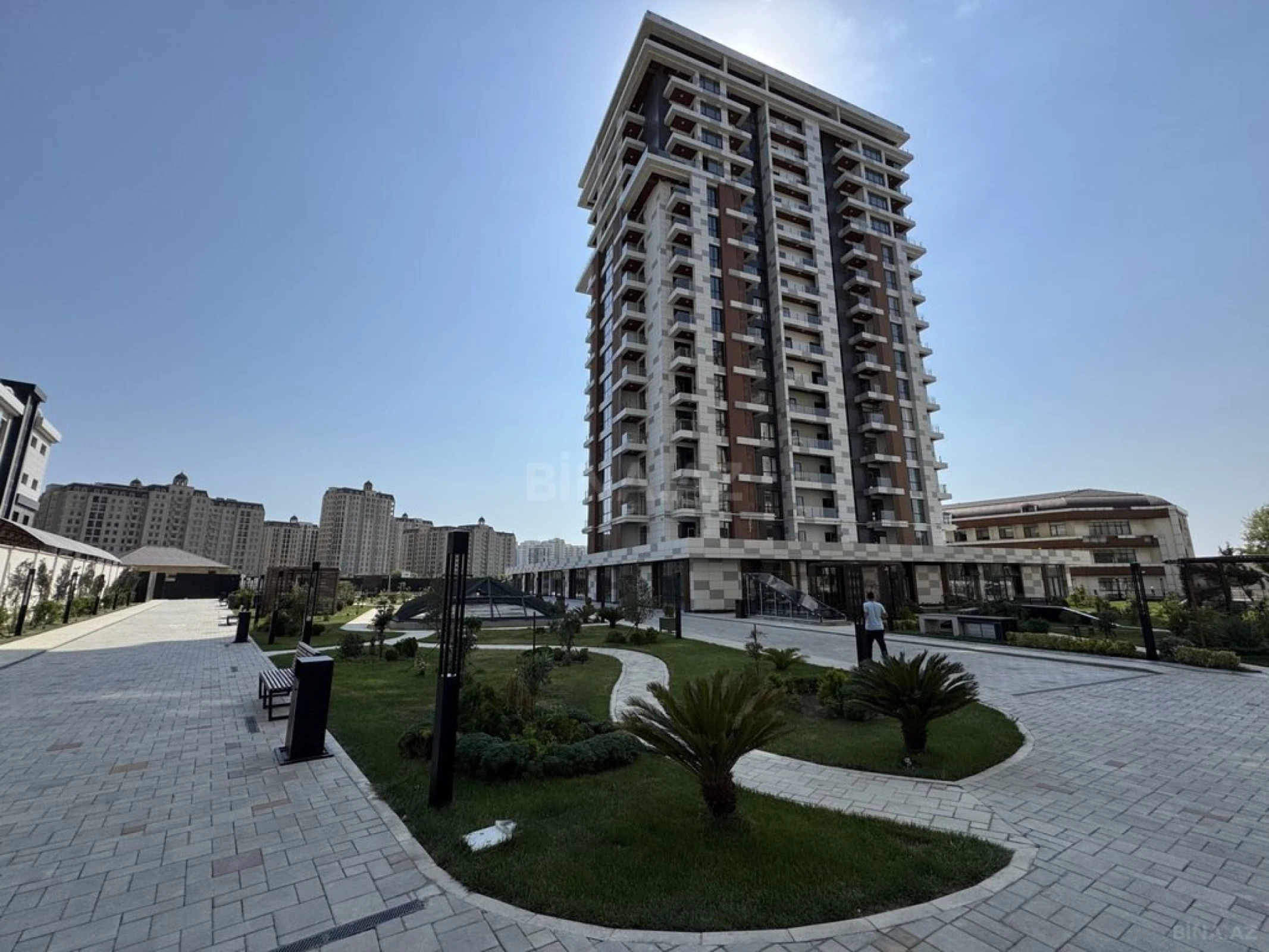 Satılır 2 otaqlı mənzil 98 m²
