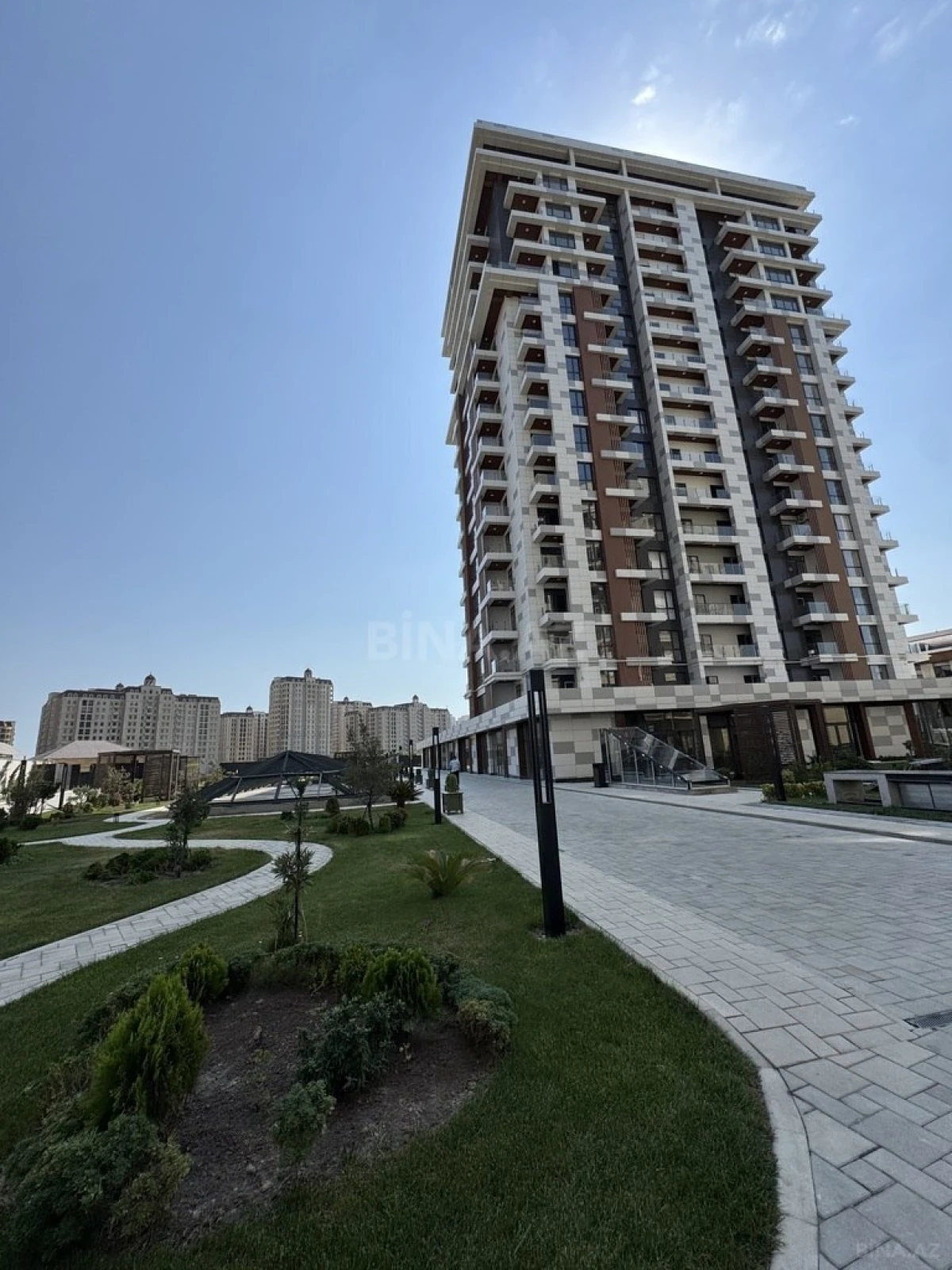 Satılır 2 otaqlı mənzil 98 m²