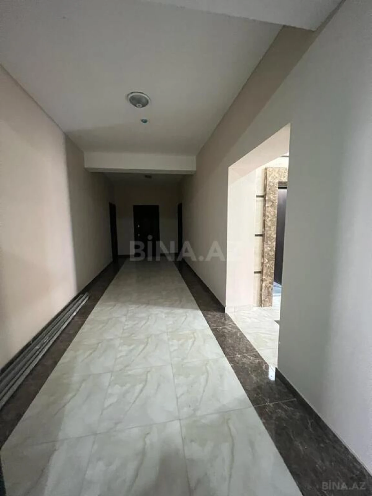 Satılır 1 otaqlı mənzil 76.5 m²