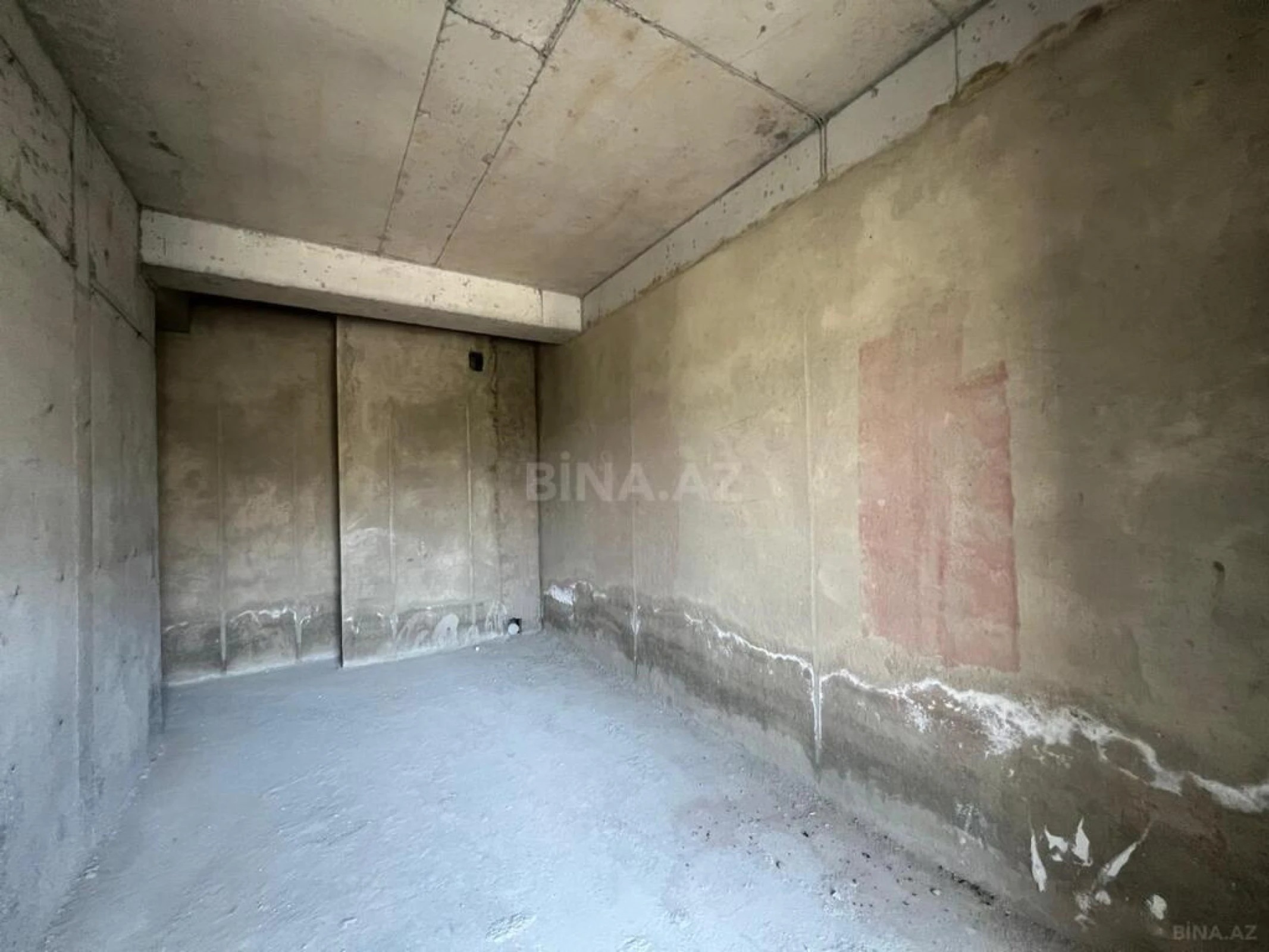 Satılır 1 otaqlı mənzil 76.5 m²