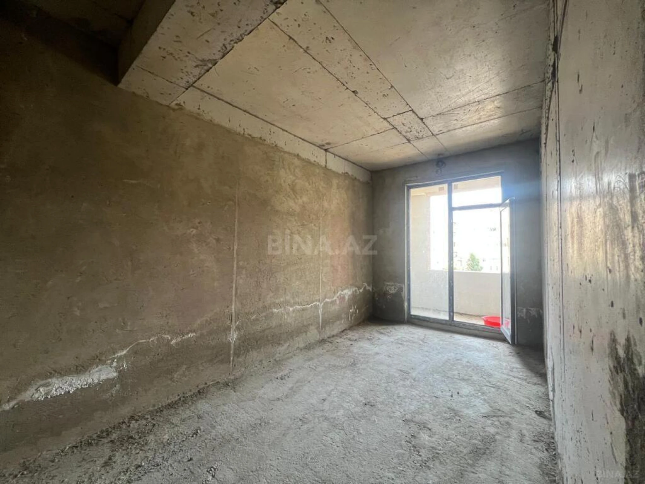 Satılır 1 otaqlı mənzil 76.5 m²