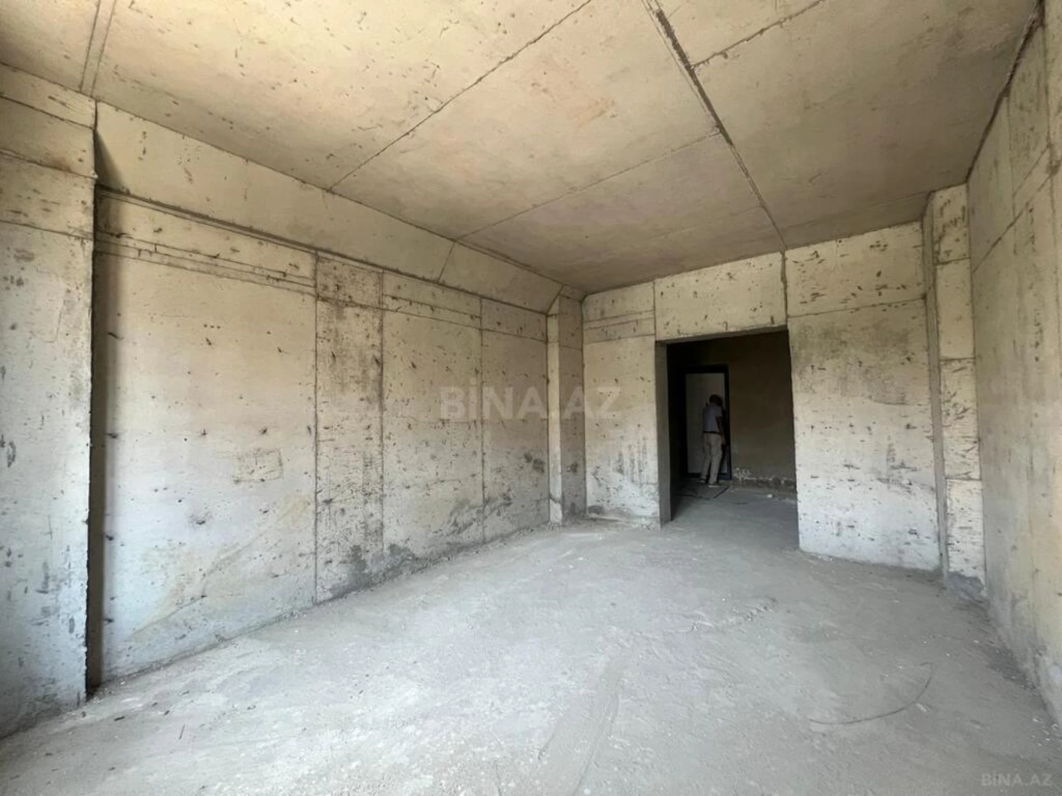 Satılır 1 otaqlı mənzil 76.5 m²