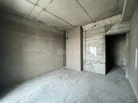 Satılır 1 otaqlı mənzil 76.5 m²