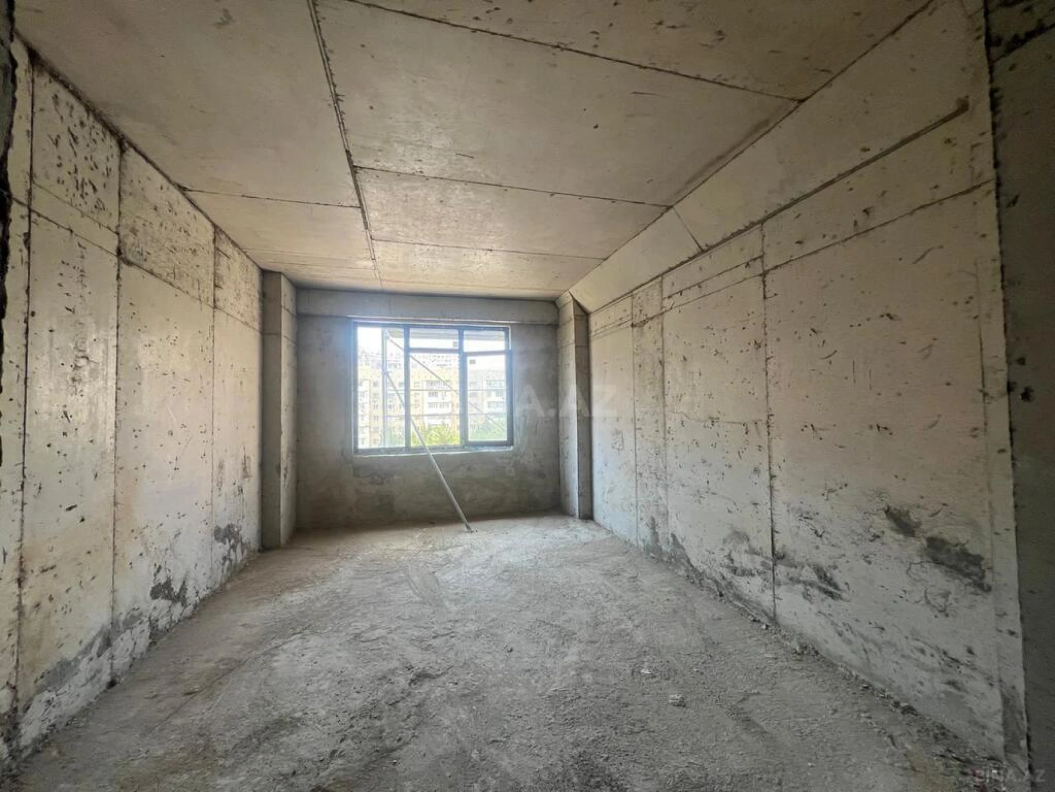 Satılır 1 otaqlı mənzil 76.5 m²