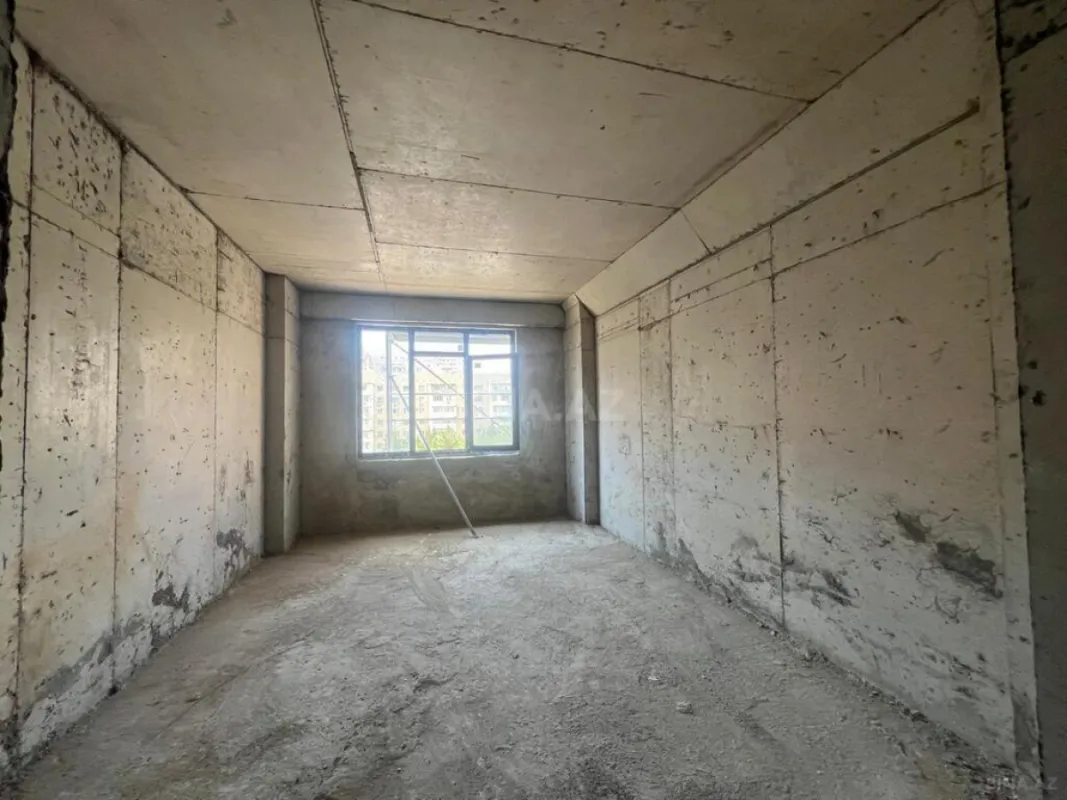 Satılır 1 otaqlı mənzil 76.5 m²