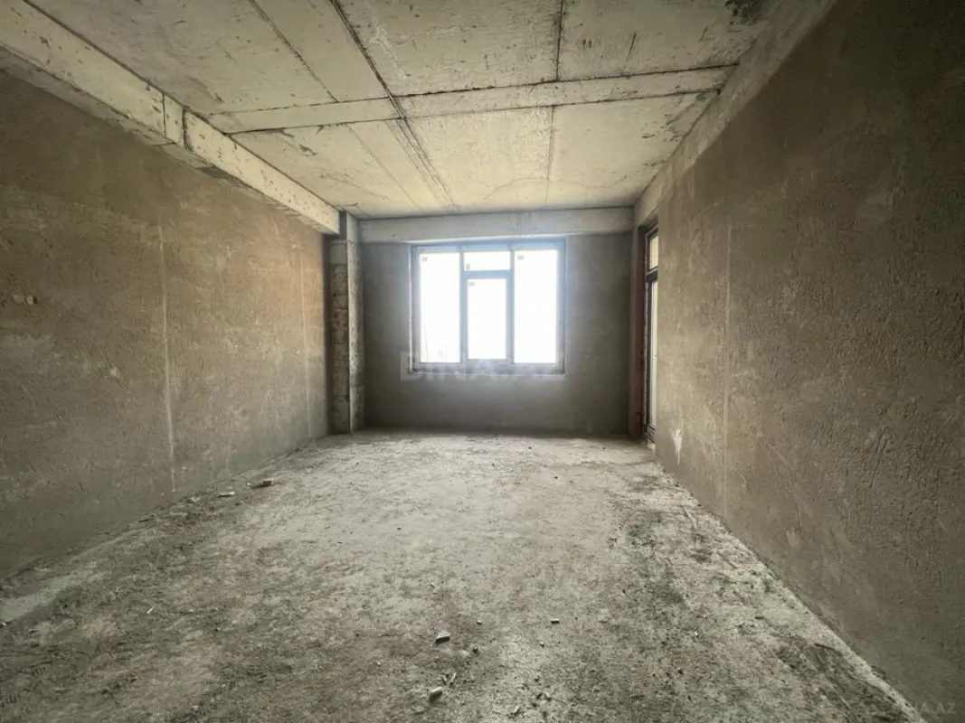 Satılır 1 otaqlı mənzil 76.5 m²