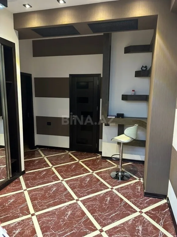 Satılır 3 otaqlı mənzil 120 m²