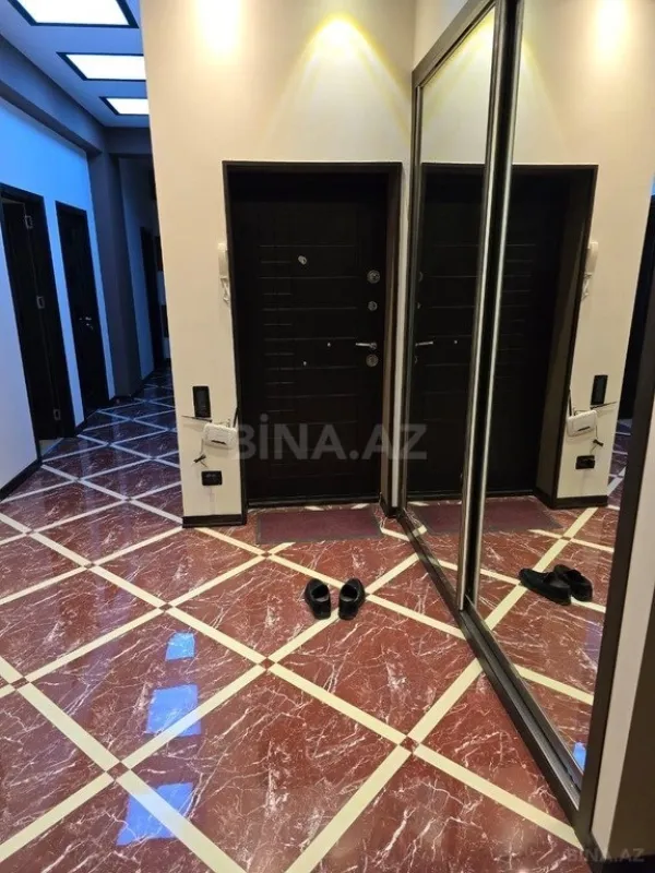 Satılır 3 otaqlı mənzil 120 m²