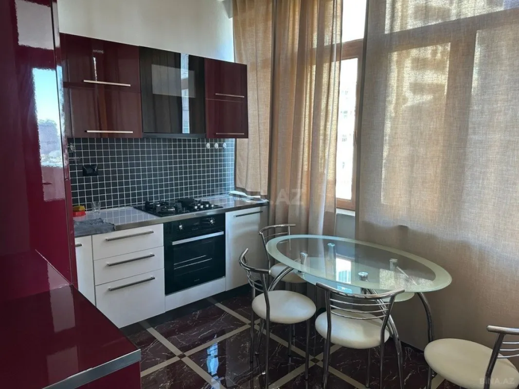 Satılır 3 otaqlı mənzil 120 m²