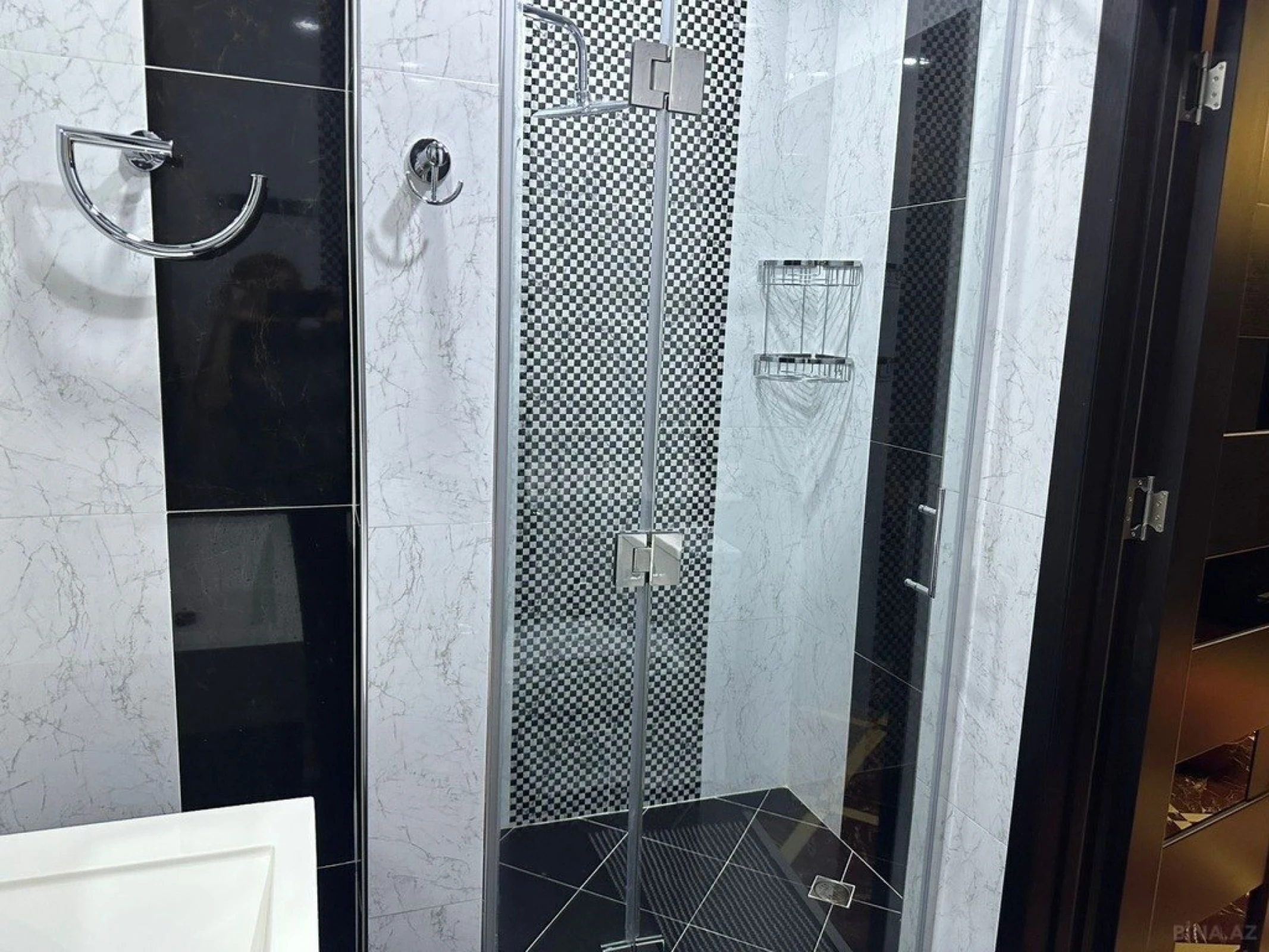 Satılır 3 otaqlı mənzil 120 m²