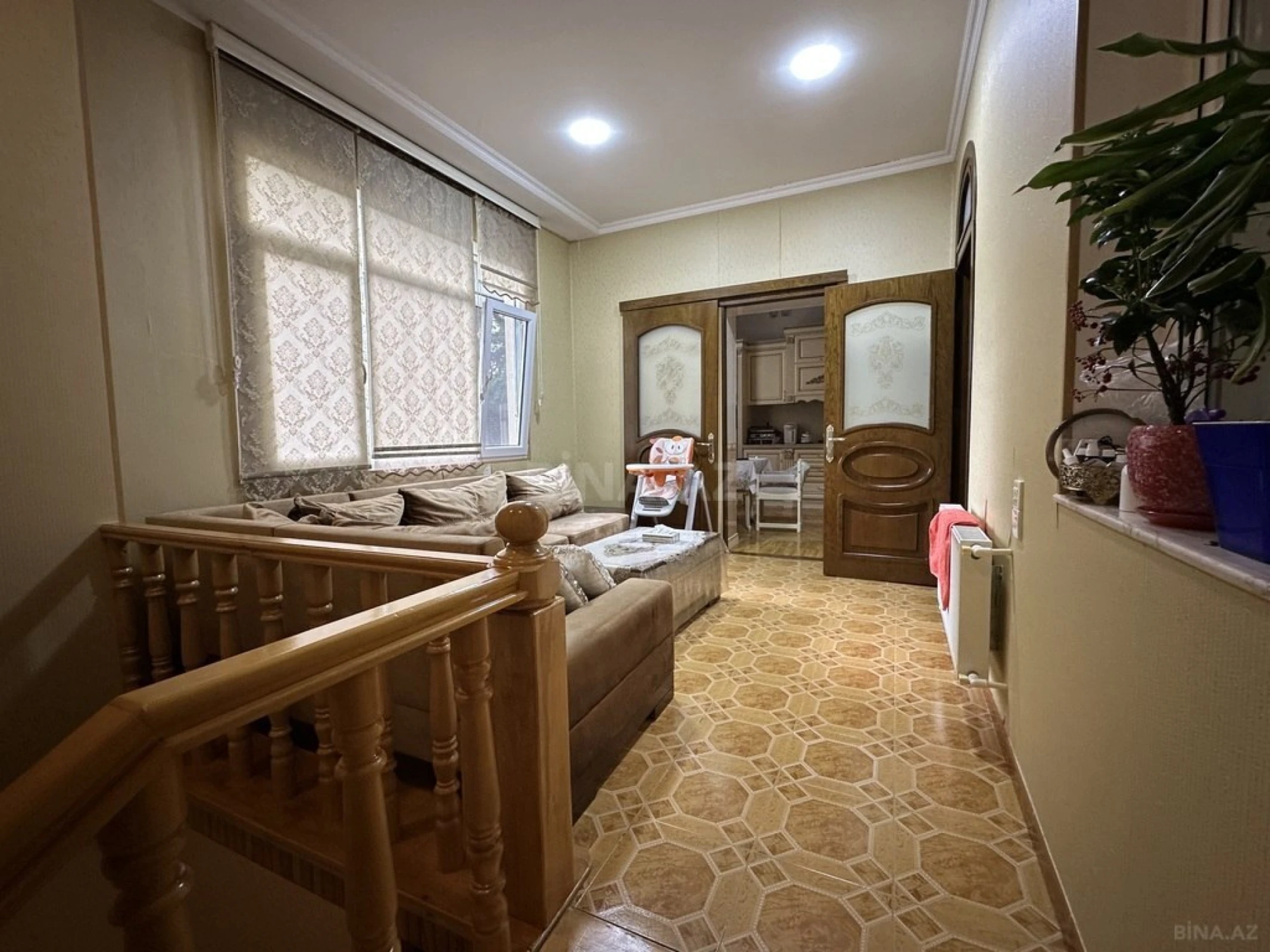 Satılır 5 otaqlı həyət evi 200 m²