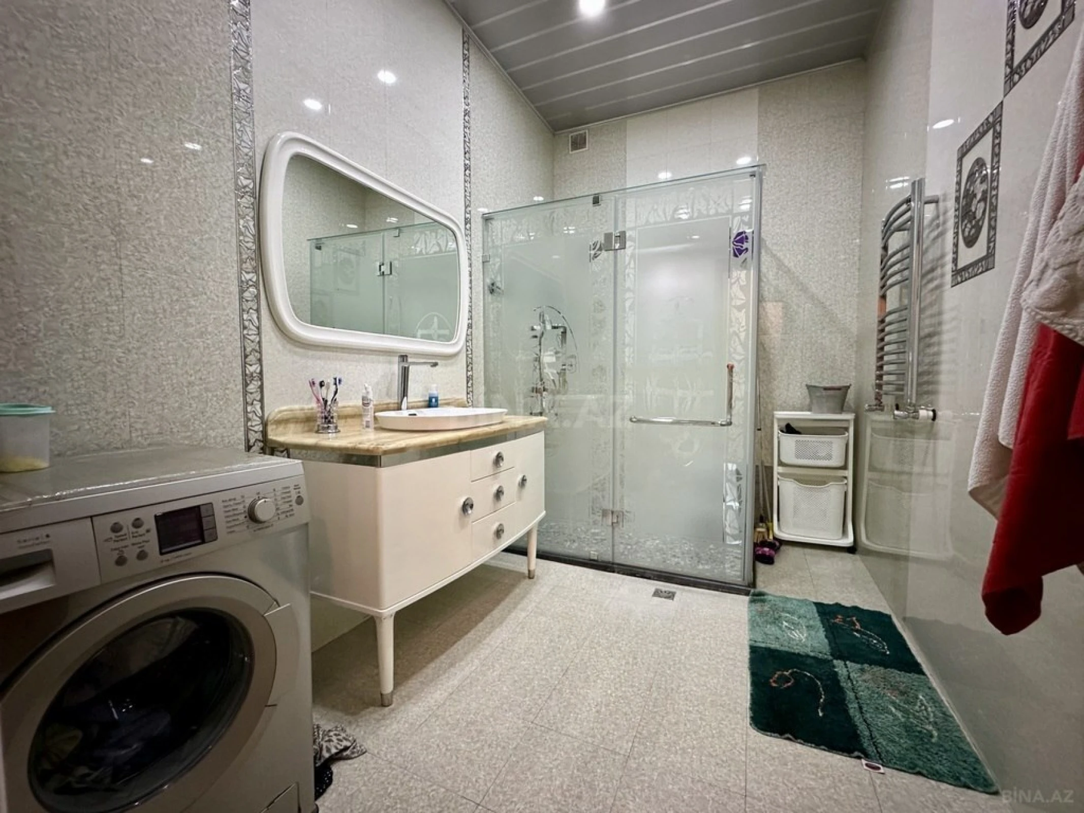 Satılır 5 otaqlı həyət evi 200 m²