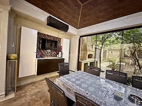 Satılır 5 otaqlı həyət evi 200 m²