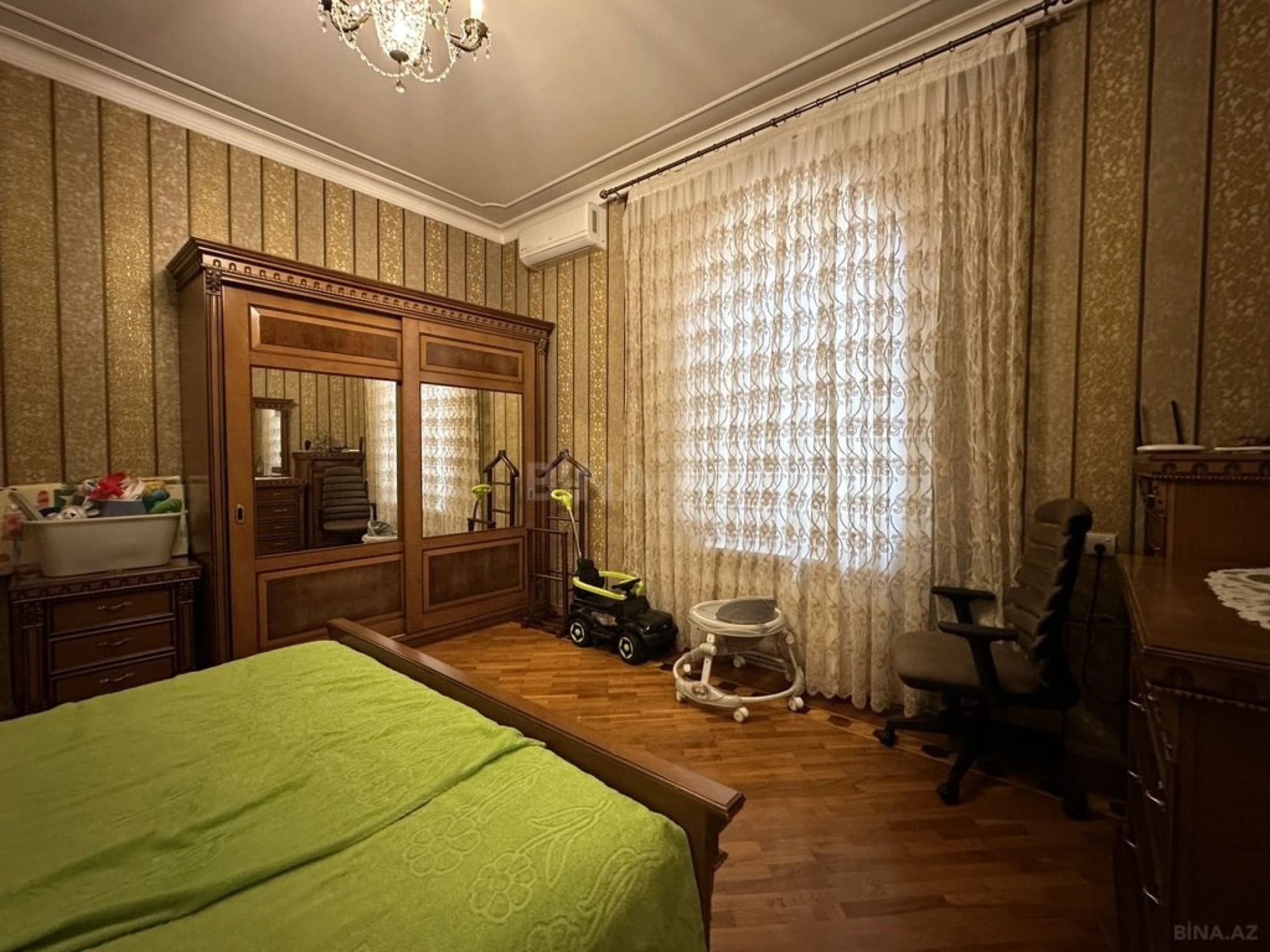 Satılır 5 otaqlı həyət evi 200 m²