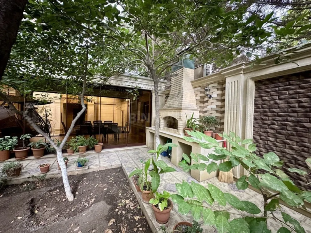 Satılır 5 otaqlı həyət evi 200 m²