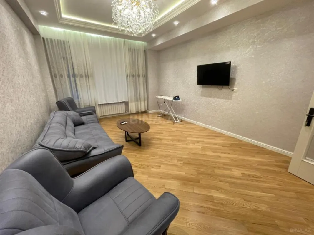 Kirayə verilir 3 otaqlı mənzil 130 m²