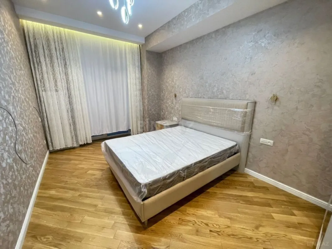 Kirayə verilir 3 otaqlı mənzil 130 m²