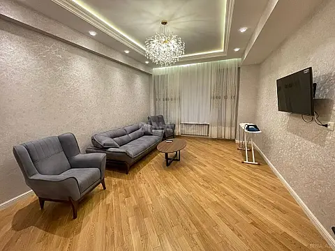 Kirayə verilir 3 otaqlı mənzil 130 m² — Bakı, Köhnə Günəşli 3 otaq 130.00 m²