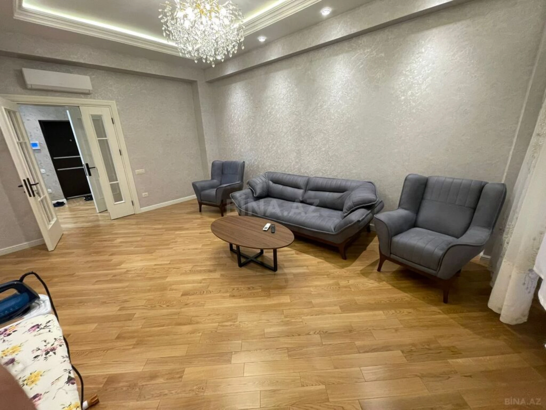 Kirayə verilir 3 otaqlı mənzil 130 m²