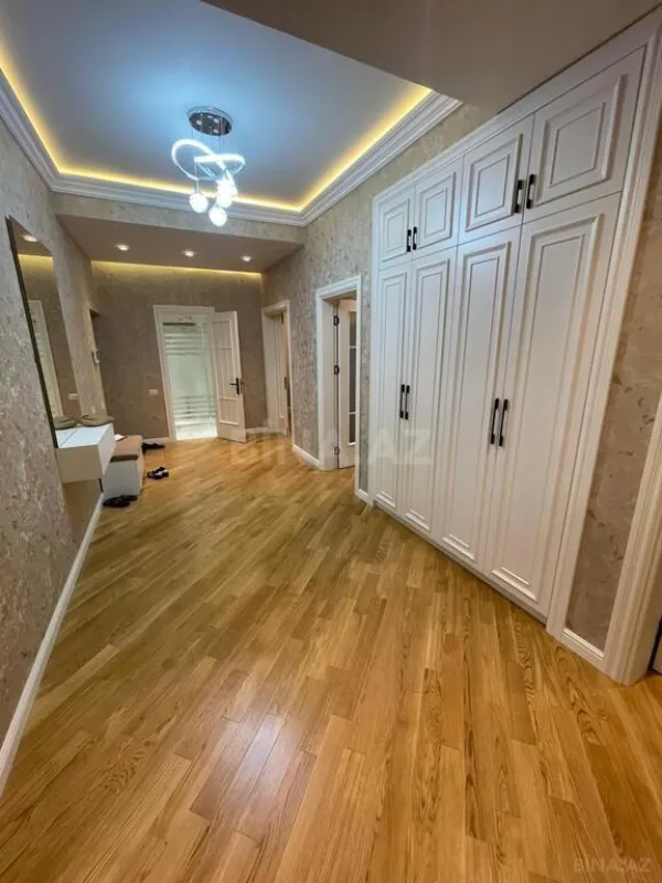 Kirayə verilir 3 otaqlı mənzil 130 m²