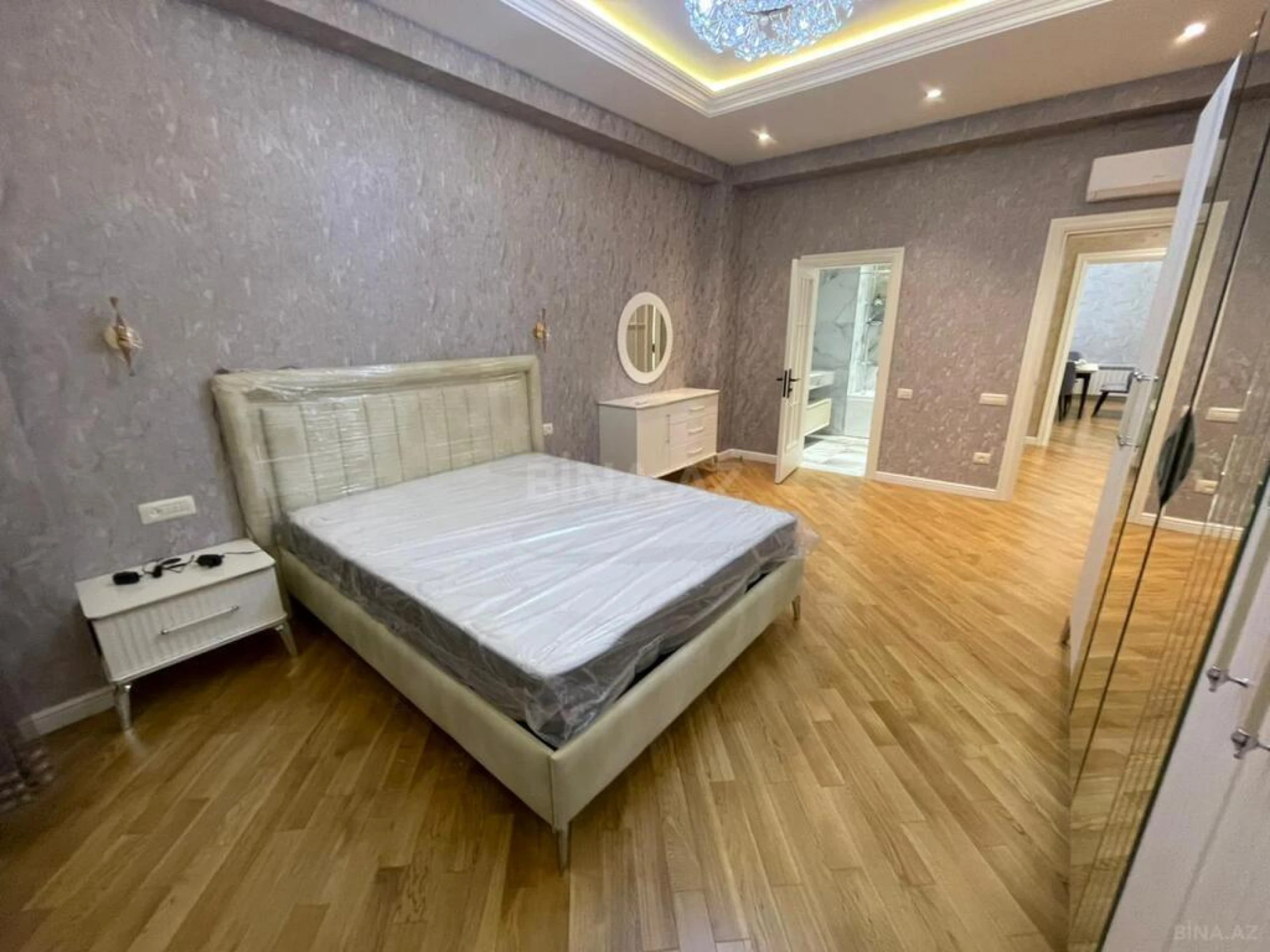 Kirayə verilir 3 otaqlı mənzil 130 m²