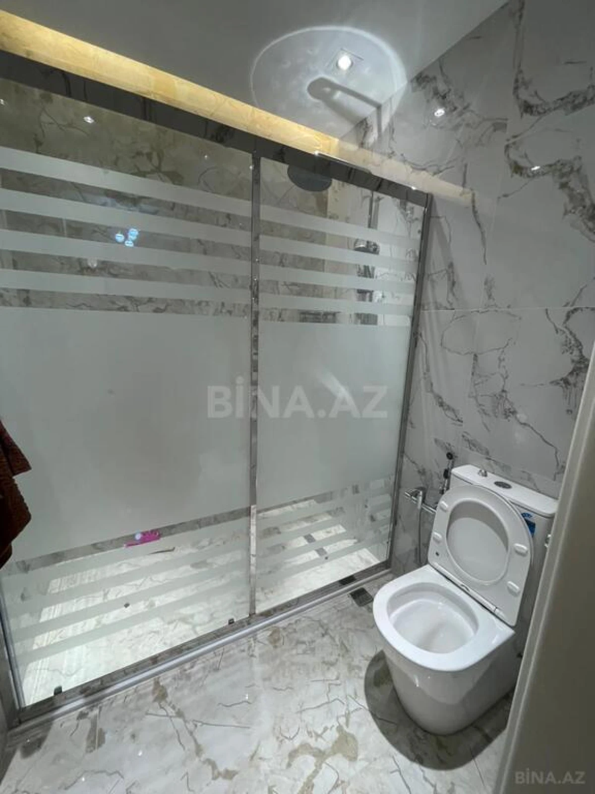 Kirayə verilir 3 otaqlı mənzil 130 m²
