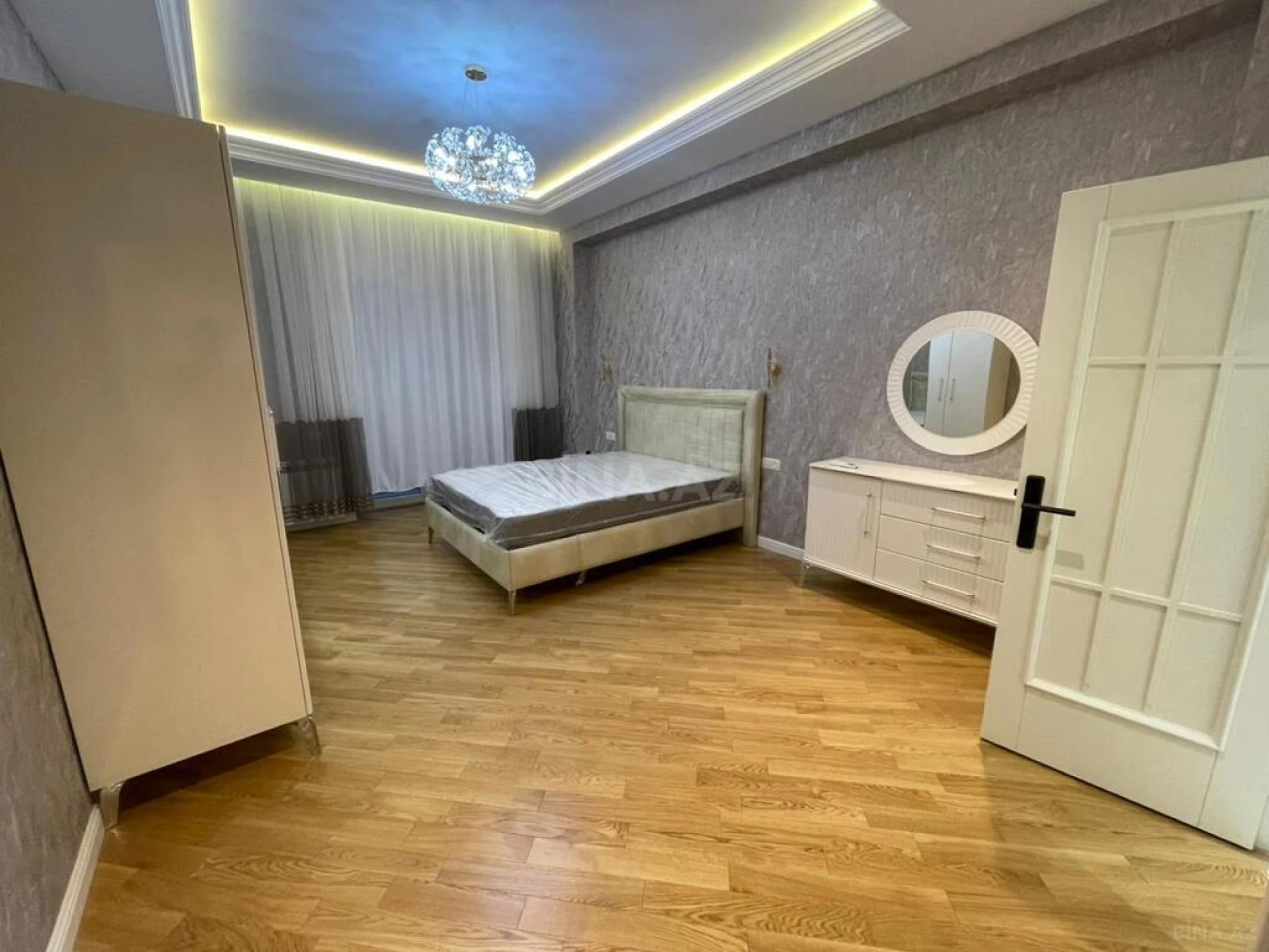 Kirayə verilir 3 otaqlı mənzil 130 m²