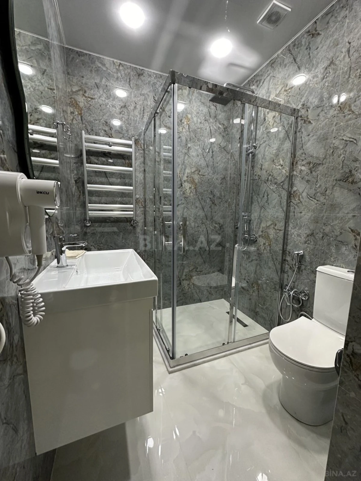 Kirayə verilir 2 otaqlı mənzil 79 m²