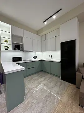 Kirayə verilir 2 otaqlı mənzil 79 m²