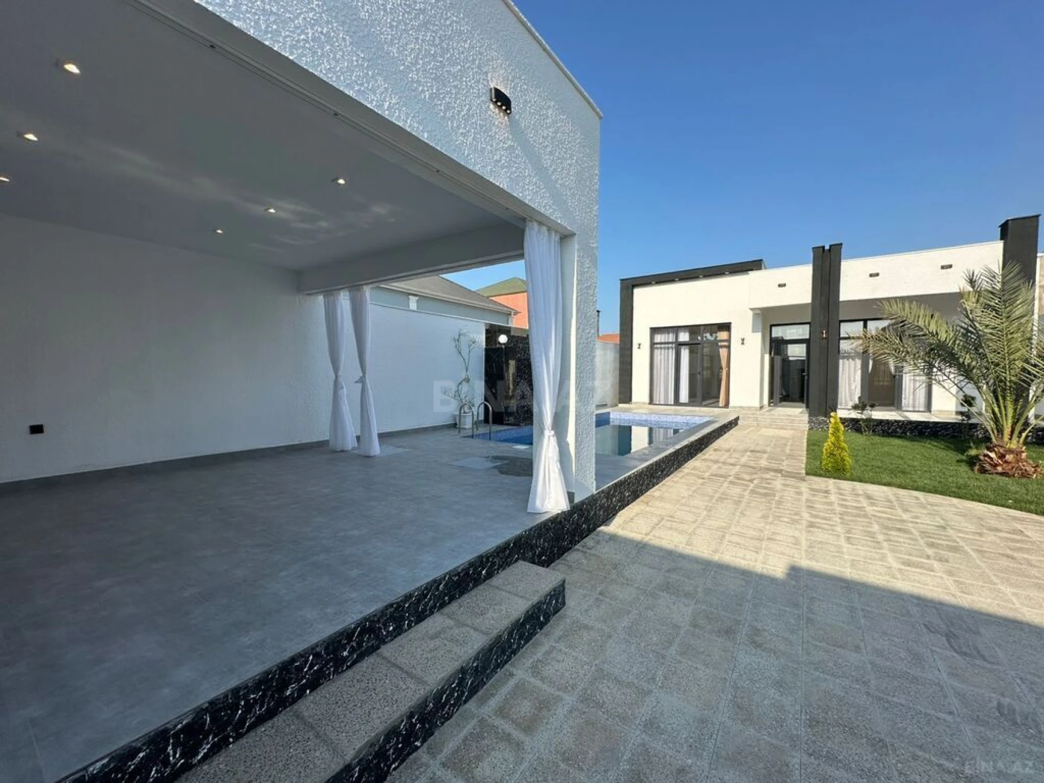 Satılır 4 otaqlı həyət evi 160 m²