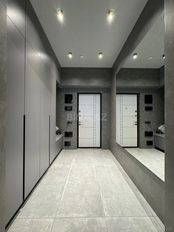 Satılır 3 otaqlı mənzil 145 m²