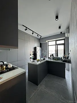 Satılır 3 otaqlı mənzil 145 m²